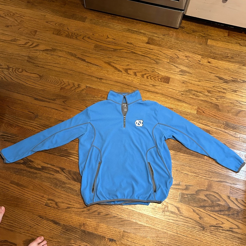 Antigua UNC quarterzip (Carolina blue)
